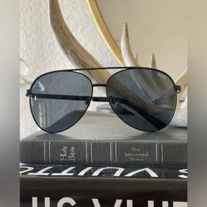 Black QUAY aviators